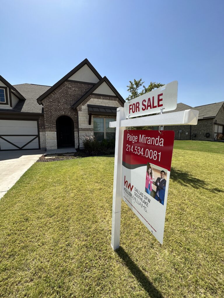 Scenic view of a peaceful residential street in Argyle, Texas, showcasing family-friendly neighborhoods and a welcoming community.